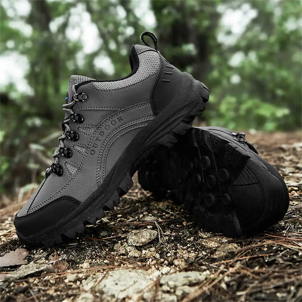 Men Shoes Types Name - Homens e Mulheres Andando Sapatos de