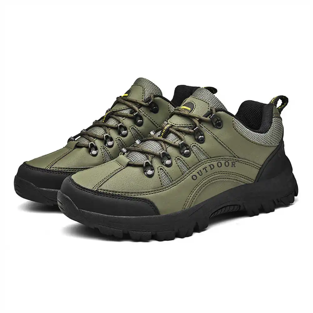 Homens e Mulheres Andando Sapa - Men Shoes Types Name avaliação e preço